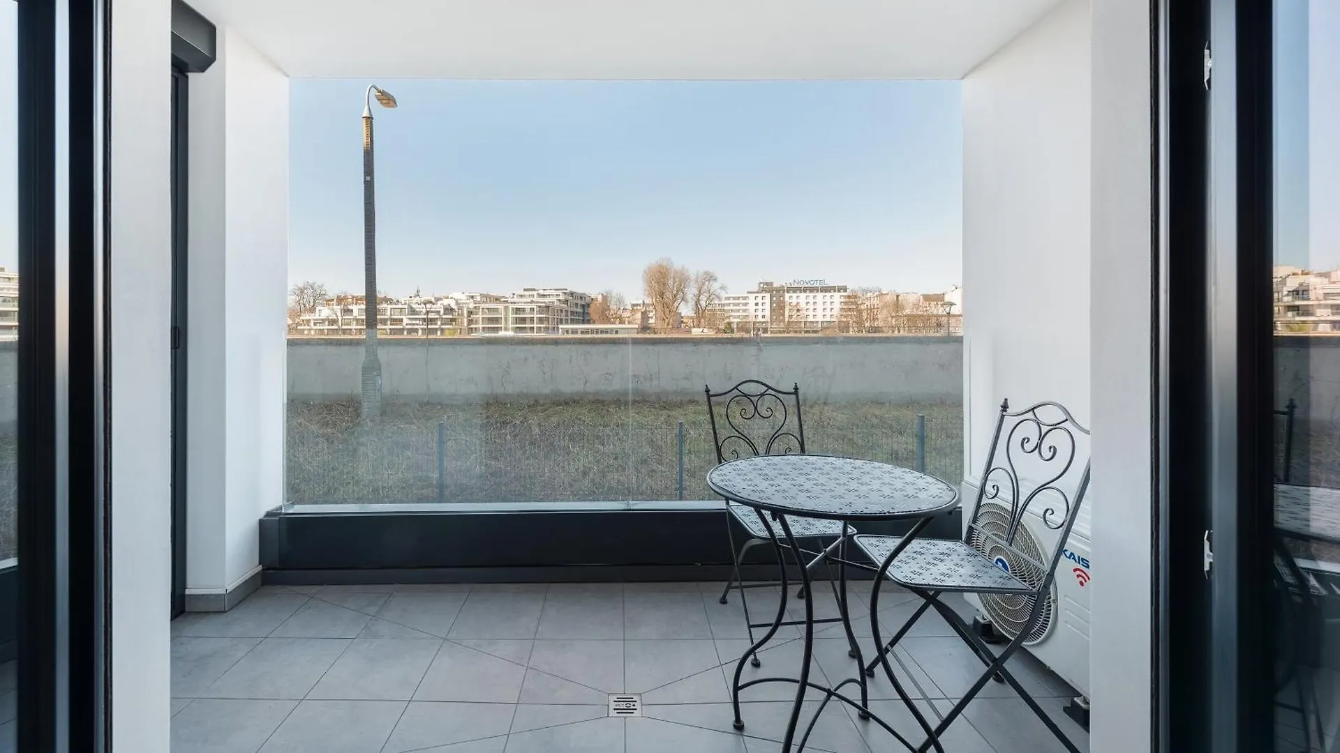 Riva Verona Near Old Town By Sun & Snow Krakow